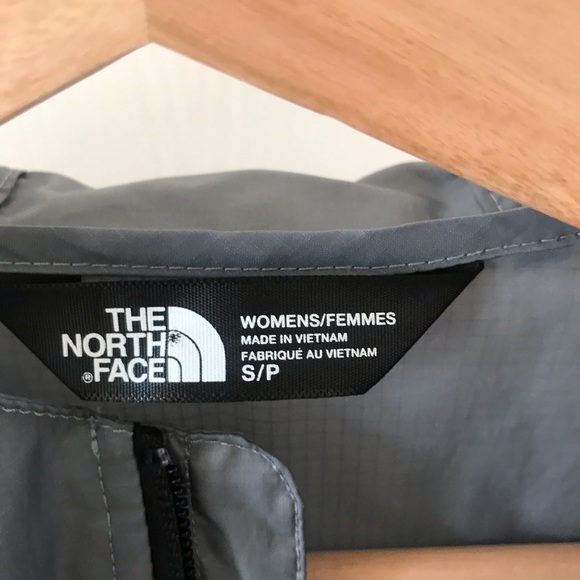 The North Face • Women’s Lightweight Wind Breaker ‘WindWall’ Size Small - Picture 2 of 16